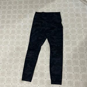 Lululemon Black Camo WunderUnder leggings - 8